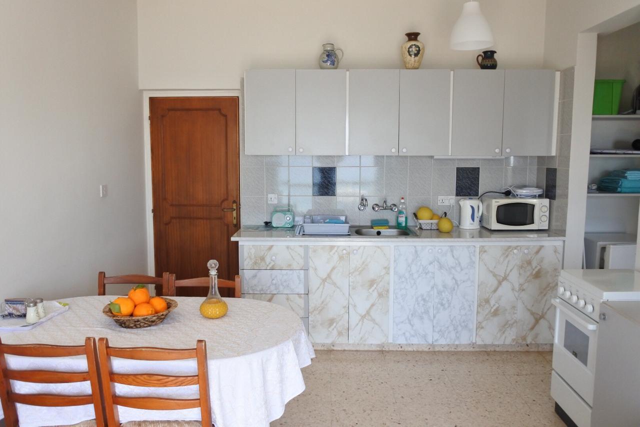 Kissonerga Beach Apartment Пафос Экстерьер фото